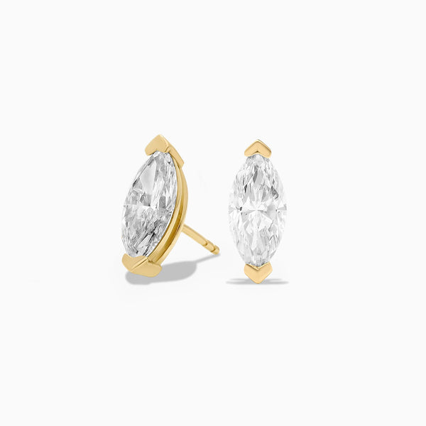 Carré de Luxe Collection D-E VS+ Marquise Diamond Prong Earrings