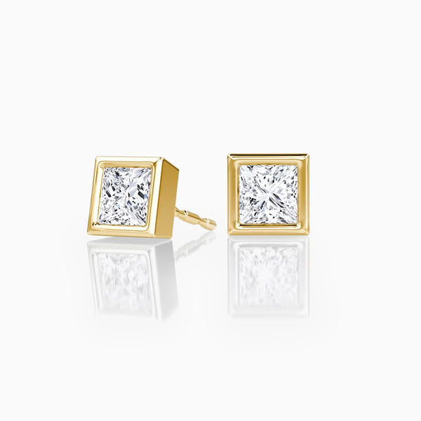 Carré de Luxe Collection D-E VS+ Princess Diamond Bezel Earrings