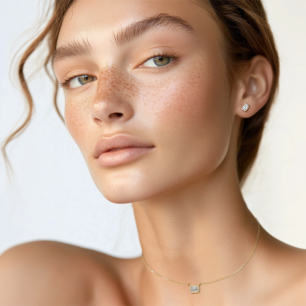 Carré de Luxe Collection D-E VS+ Emerald Diamond Bezel Necklace